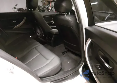 2015 BMW 320I xDrive z USA, uszkodzony, nr VIN WBA3C3C53FP664500